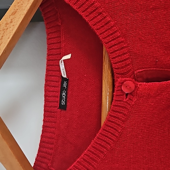 Vintage red Cardigan with cute dog - Picture 2 of 3